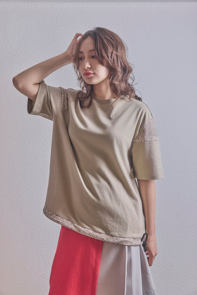 Sleeve-switched drawstring T-shirt