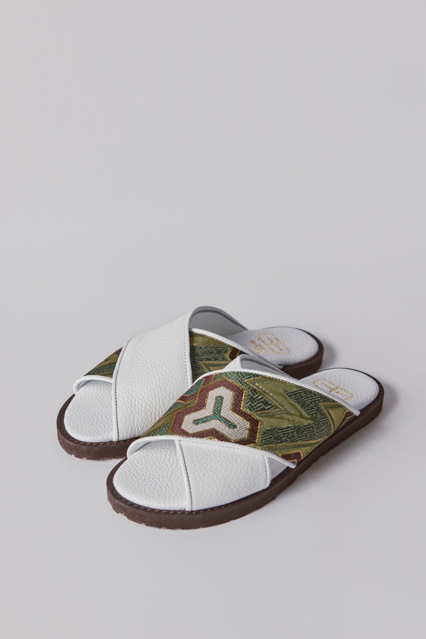 White leather Nishijin-woven sandals