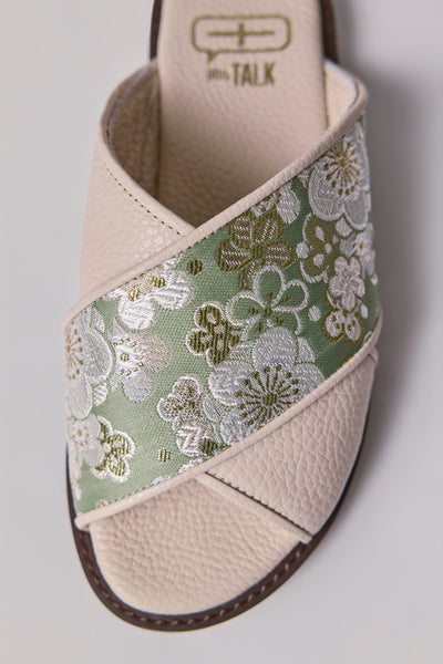 Beige leather Nishijin-ori sandals