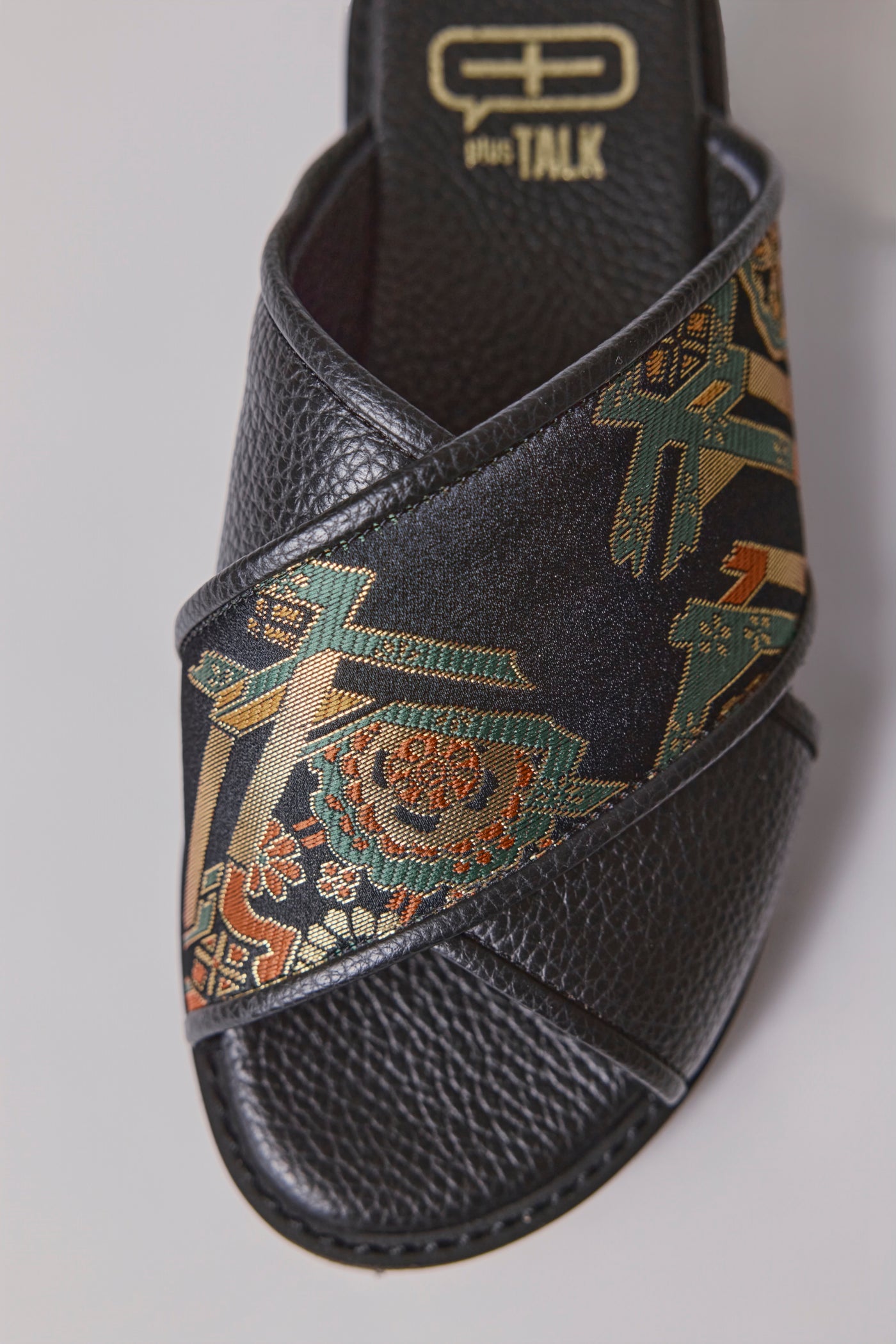 Black leather Nishijin-woven sandals