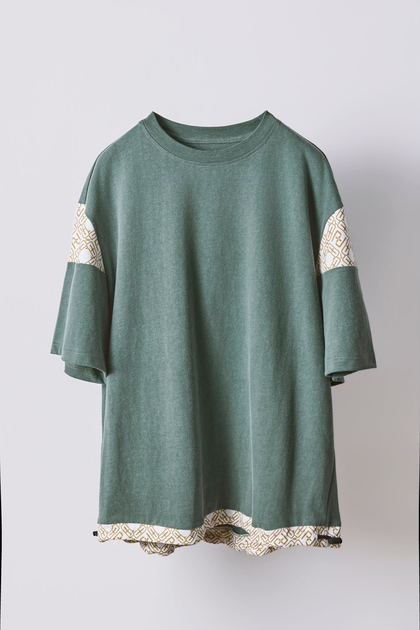 Sleeve-switched drawstring T-shirt