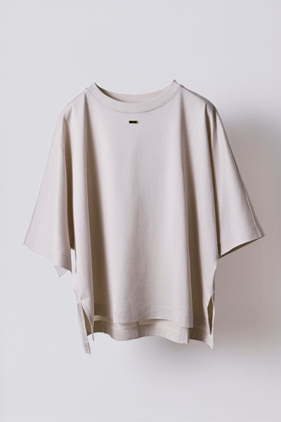 Slit T-shirt