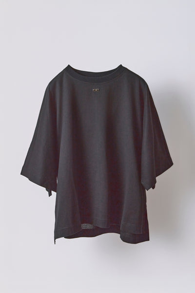 Slit T-shirt