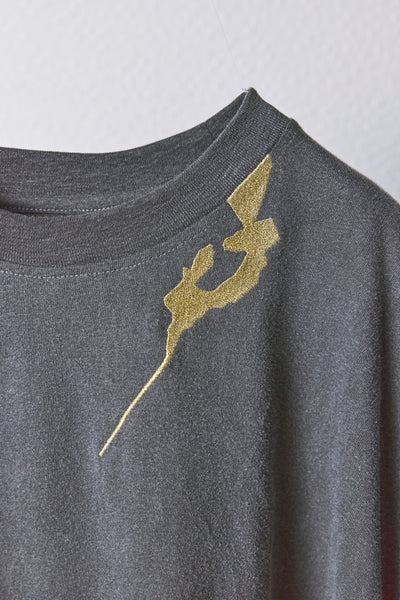 Kintsugi image embroidered T-shirt