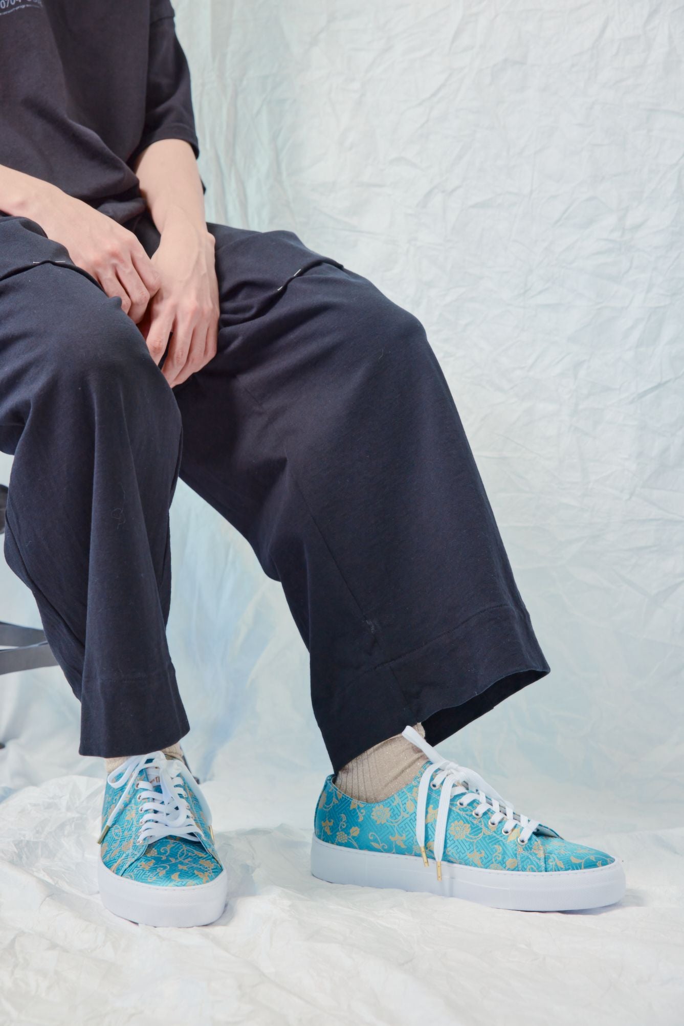 Nishijin-ori sneakers with ancient patterns