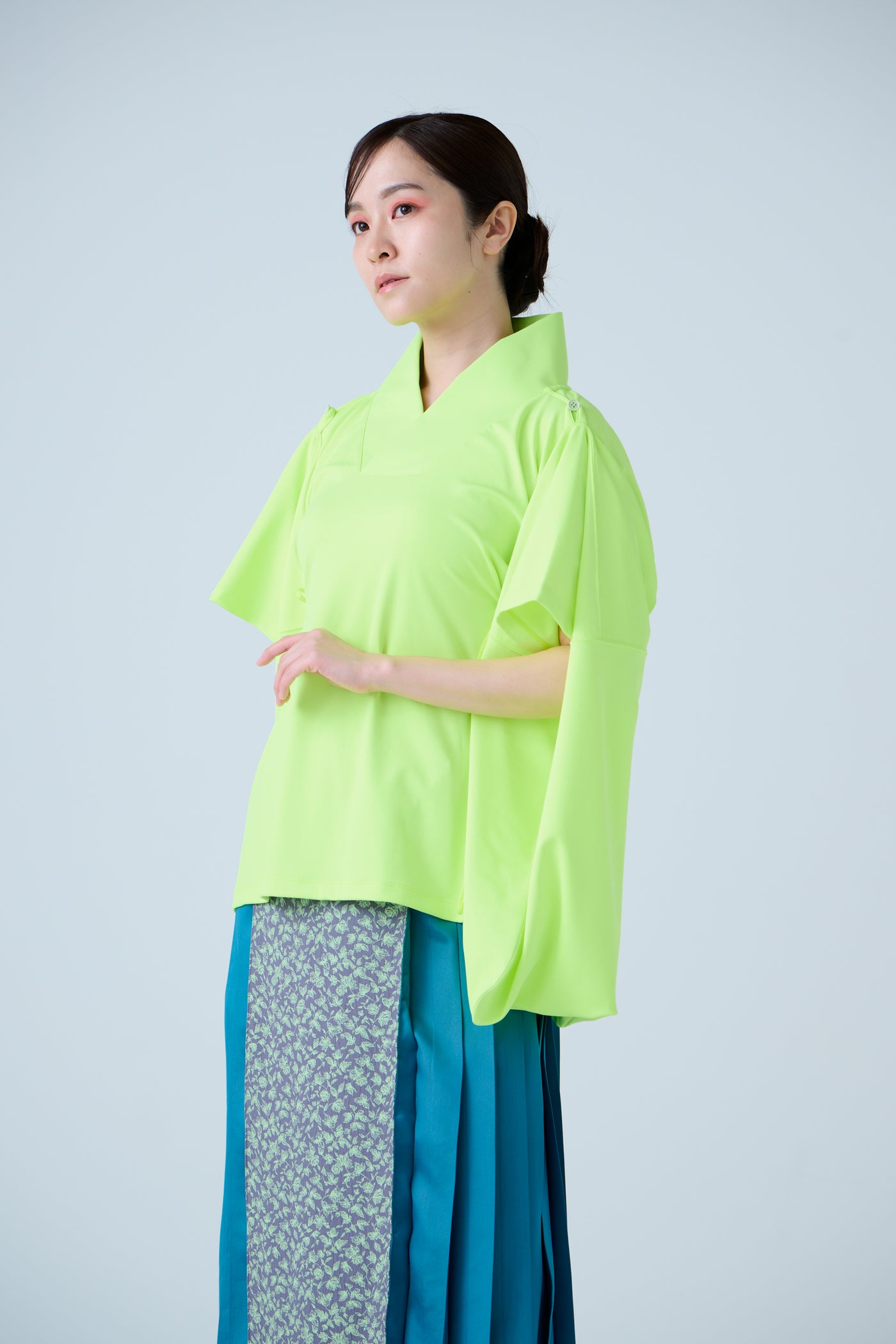 Kimono Sleeve Bare Smooth Short Pullover Light Green