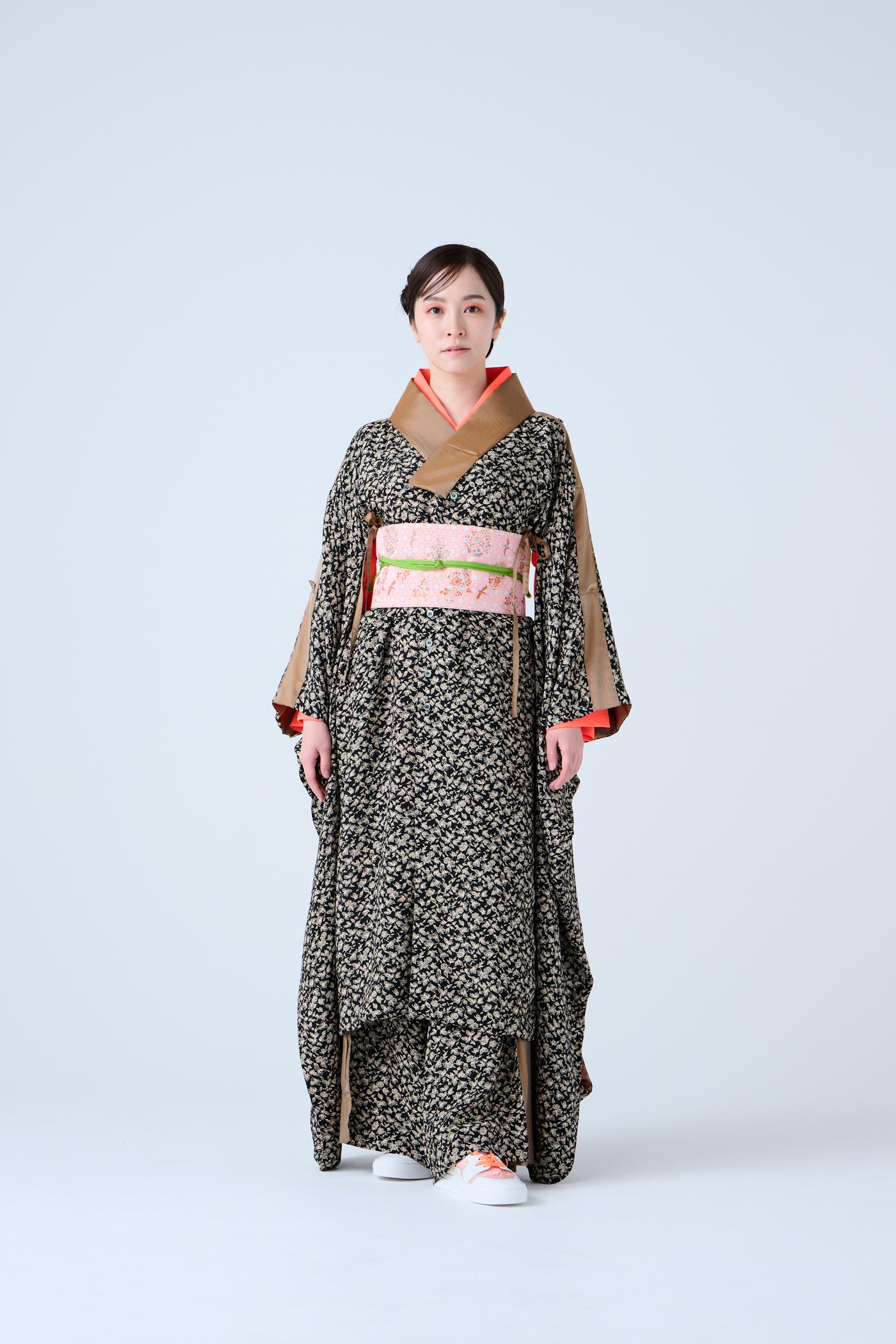 Flower and bird monogram wide belt