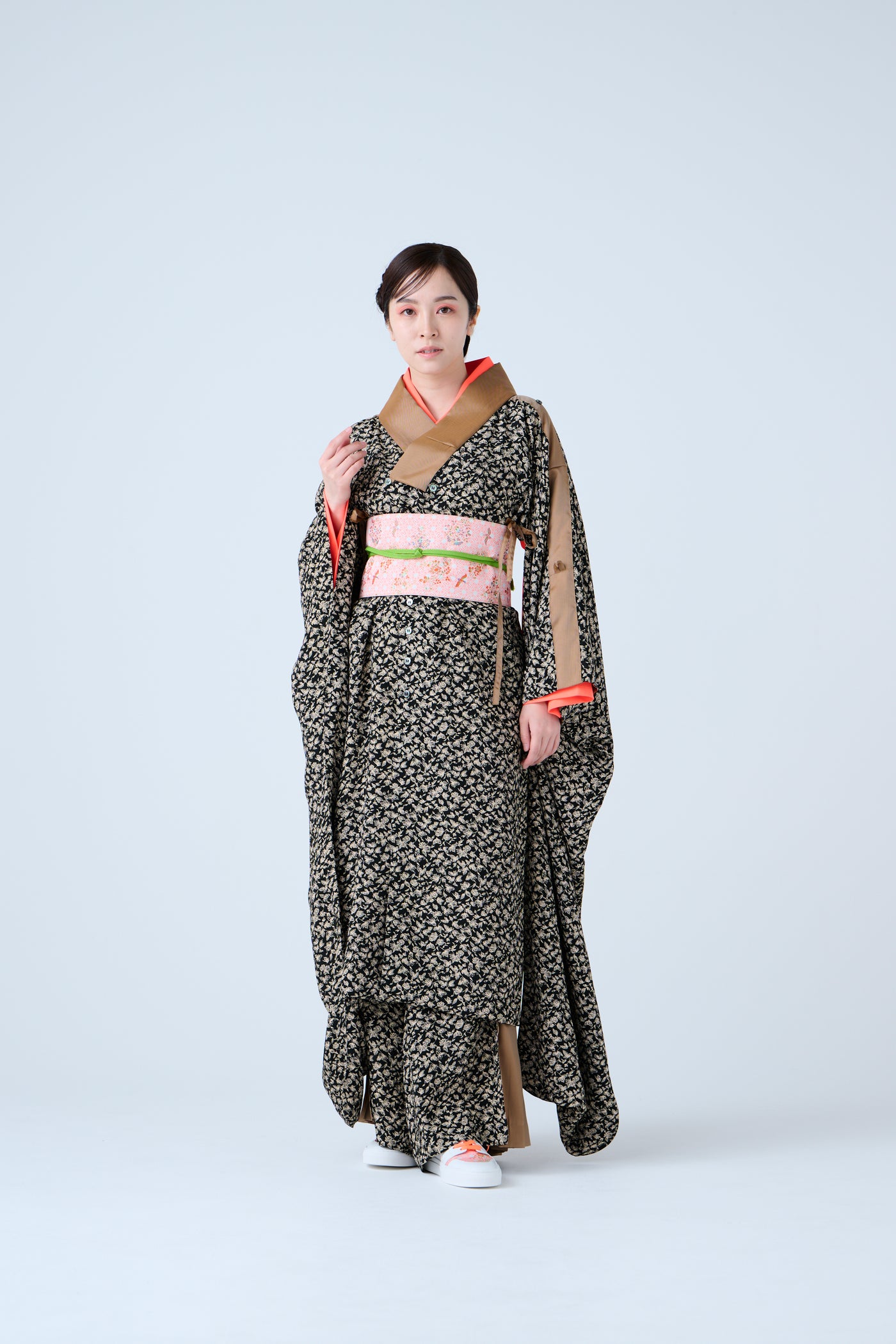 Small Leaf Jacquard Pleated Pants Black Gold