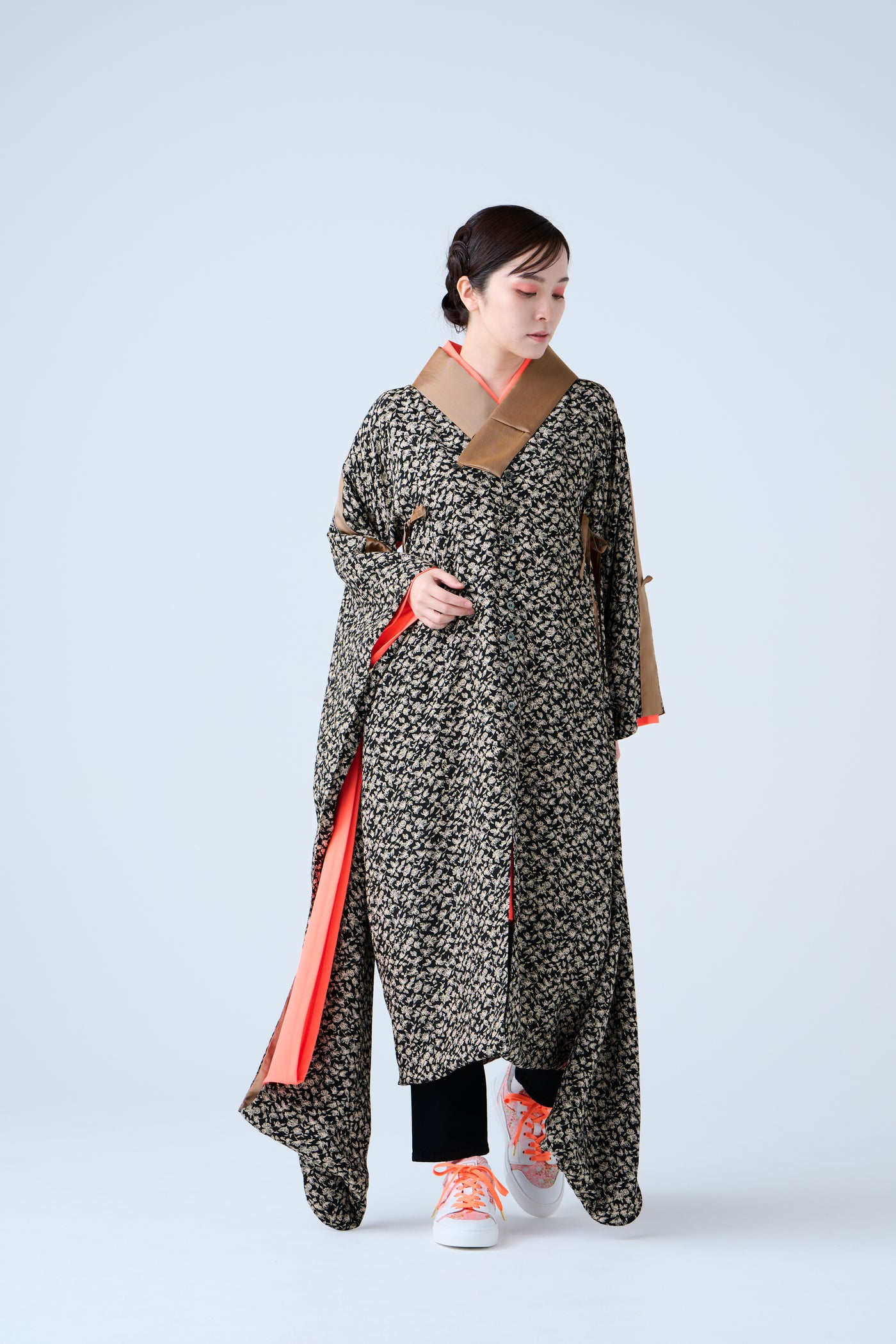 Small Leaf Jacquard Long Jacket Black Gold