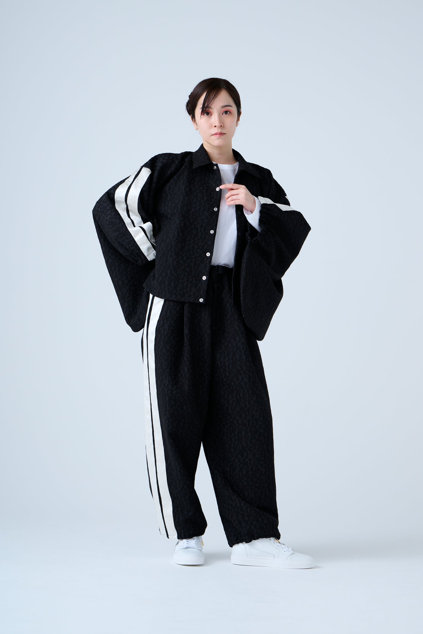Folded jacquard shirred pants in black