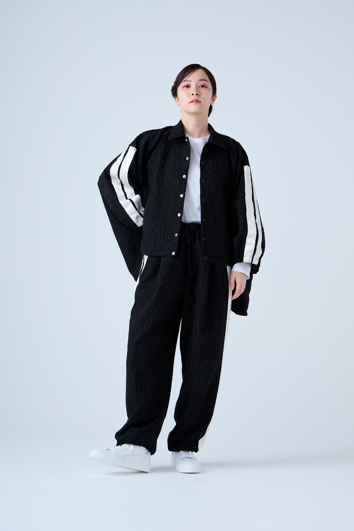Folded jacquard shirred pants in black
