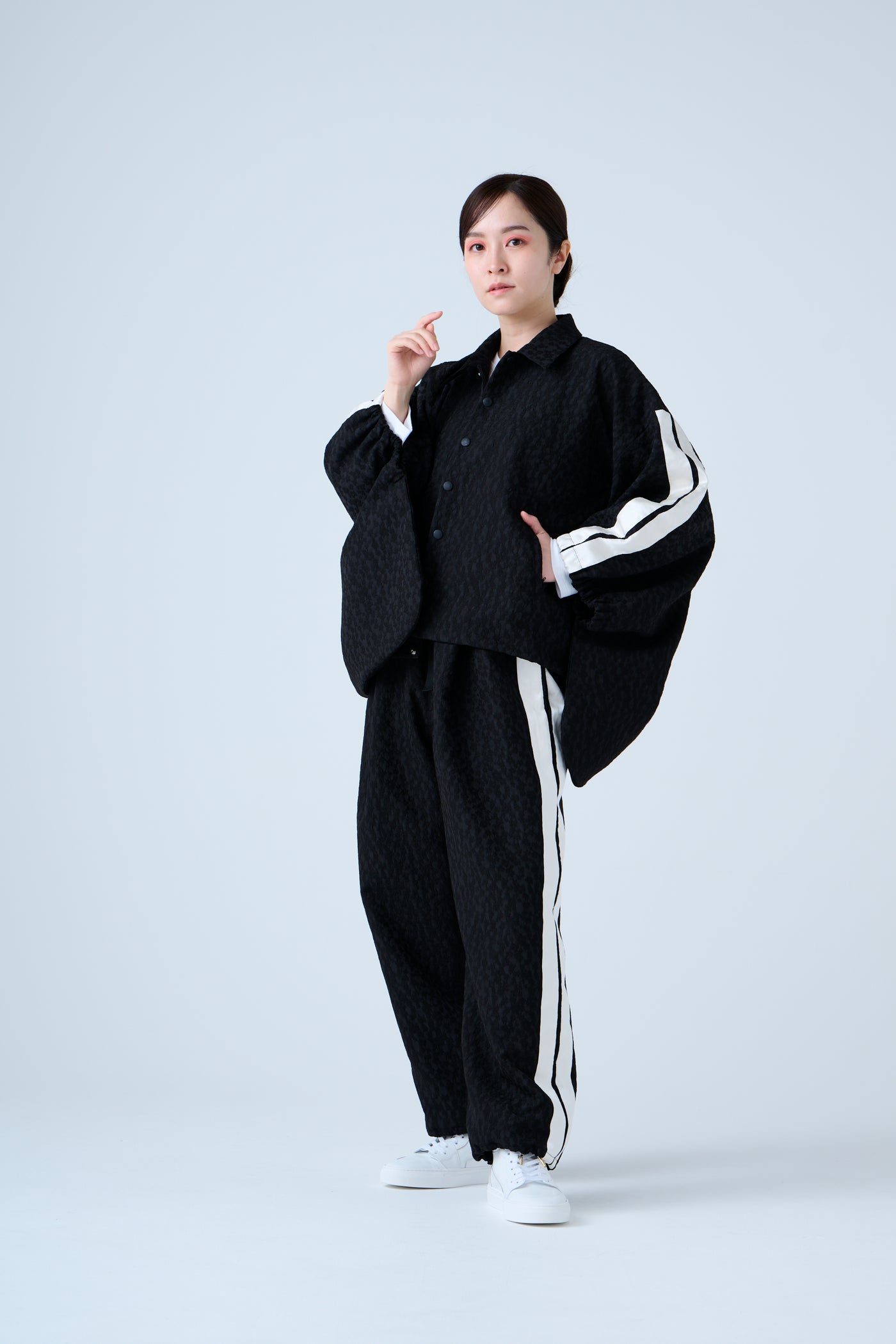 Folded jacquard shirred pants in black