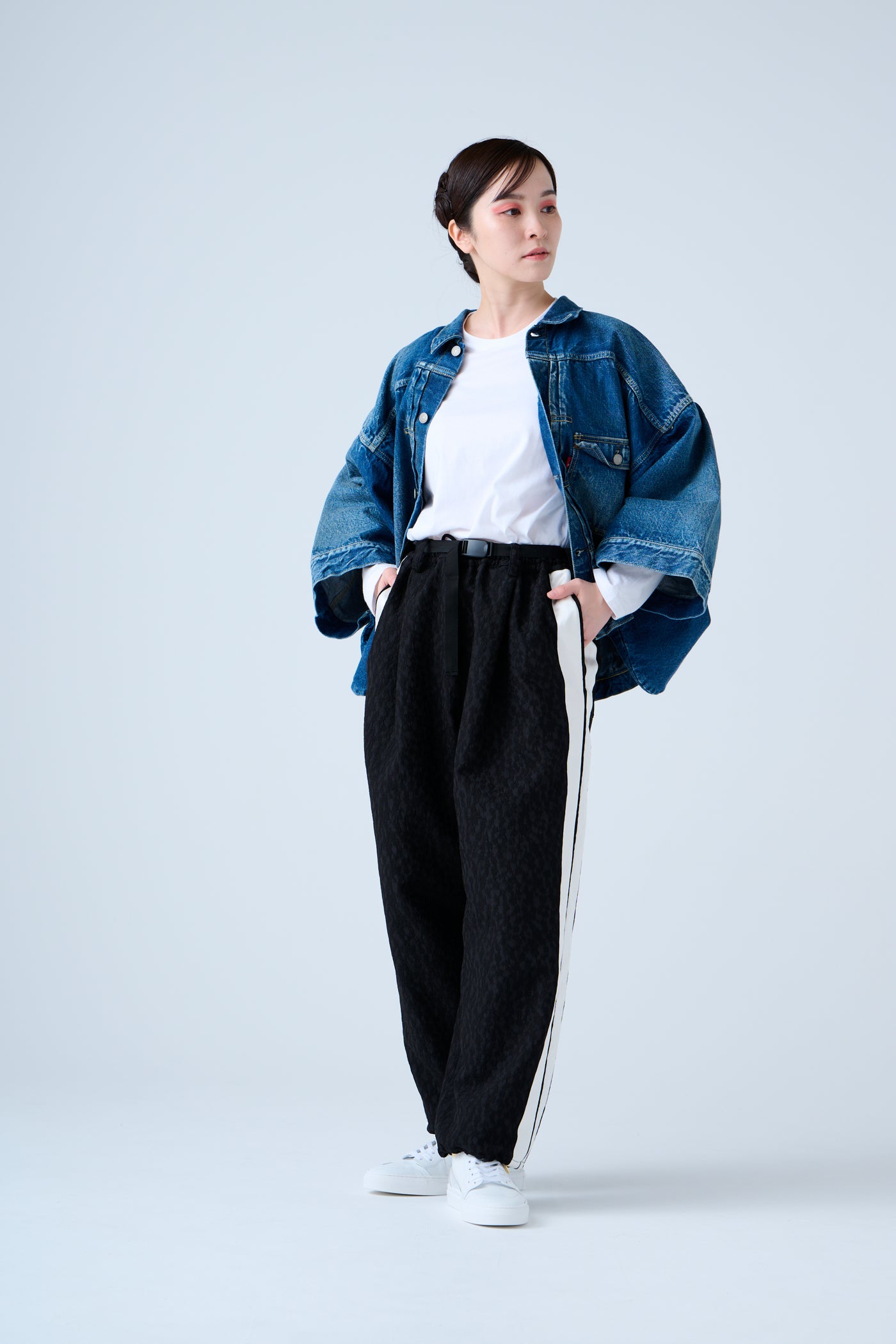 Folded jacquard shirred pants in black