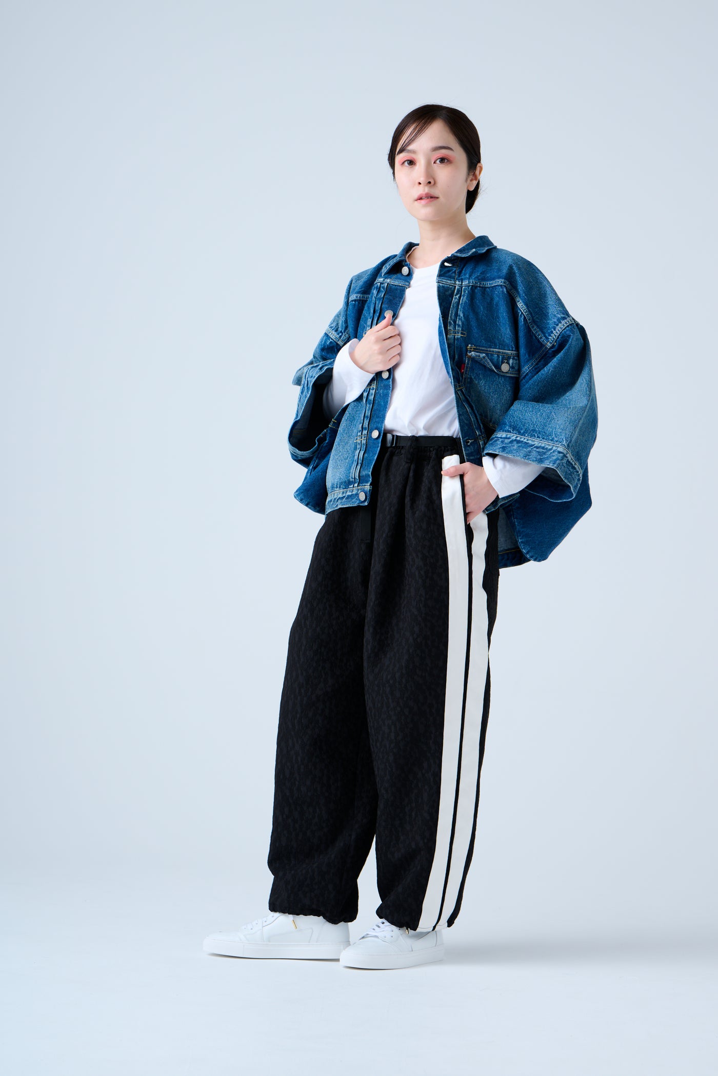 Folded jacquard shirred pants in black