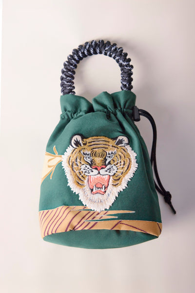 Bucket Tiger