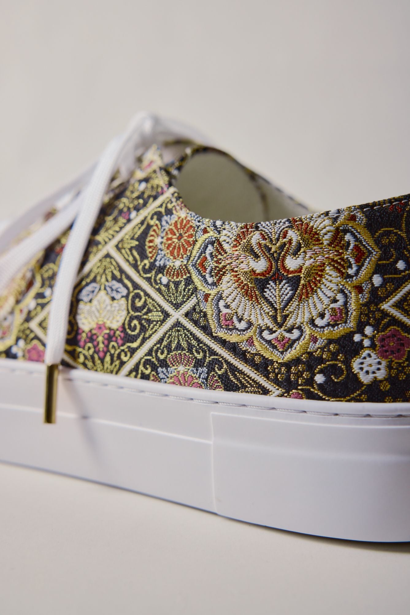 [WIP] Nishijin sneakers with Asuka pattern