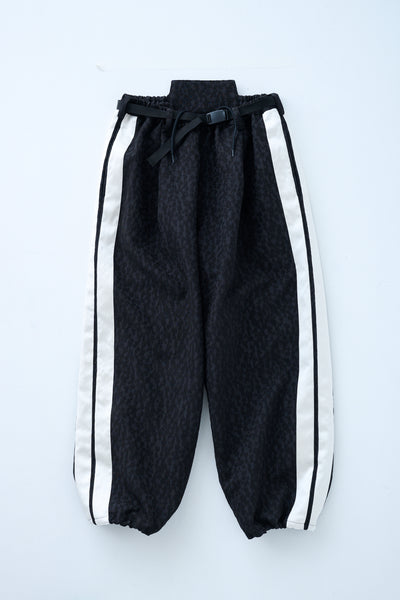Folded jacquard shirred pants in black