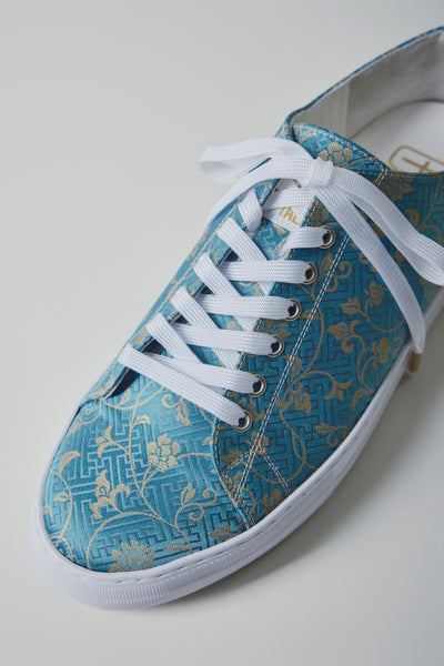 Nishijin-ori sneakers with ancient patterns