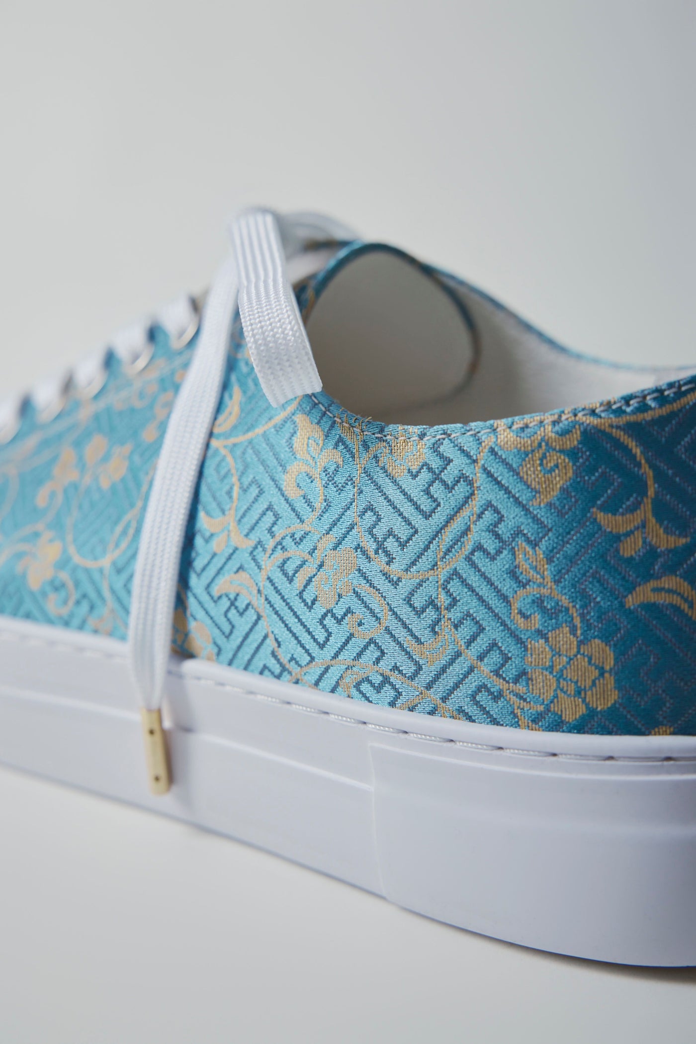 Nishijin-ori sneakers with ancient patterns