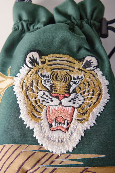 Bucket Tiger